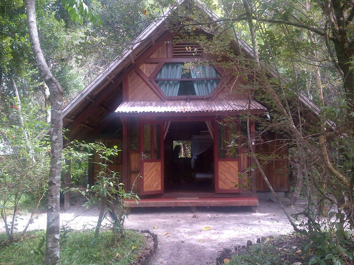 Les Acacias Bungalows Manambolo 외부 사진