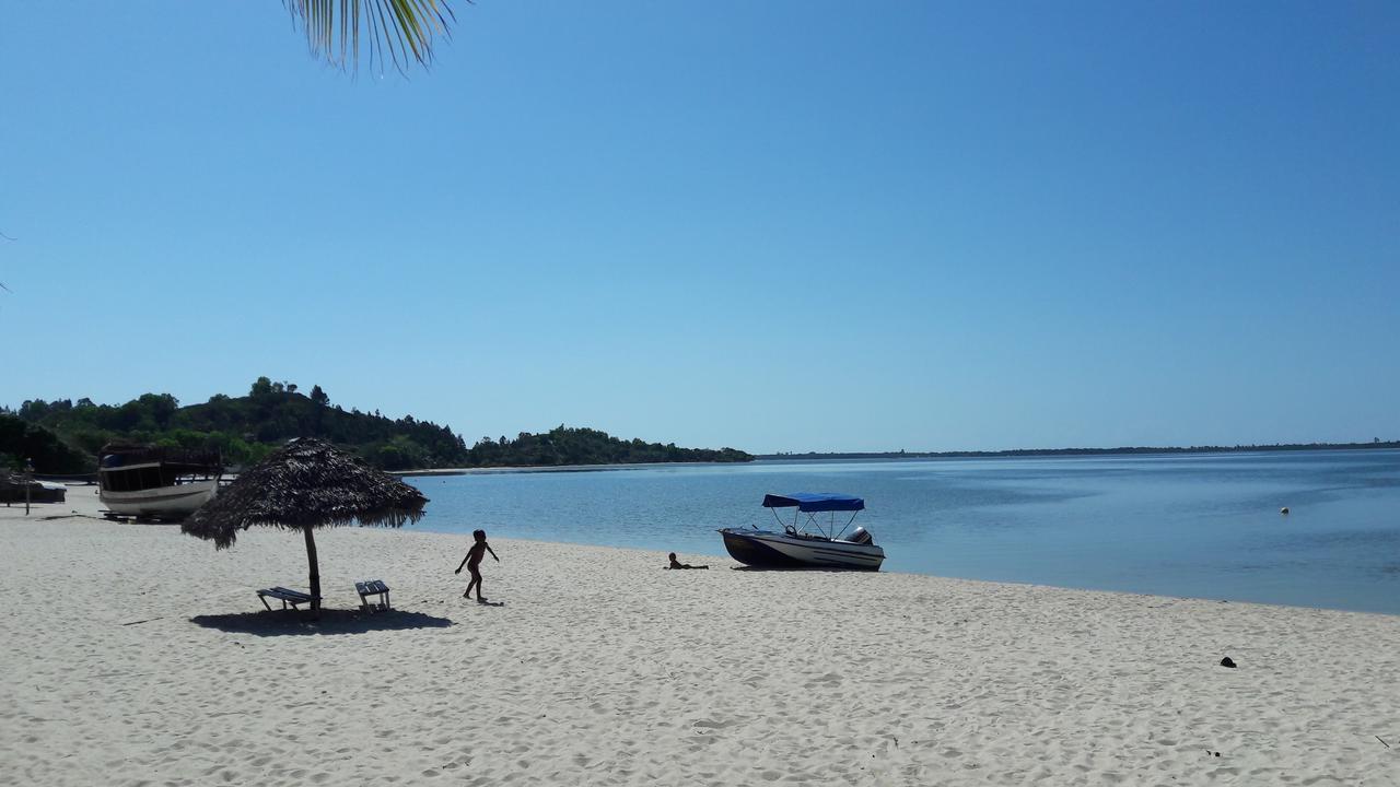 Les Acacias Bungalows Manambolo 외부 사진