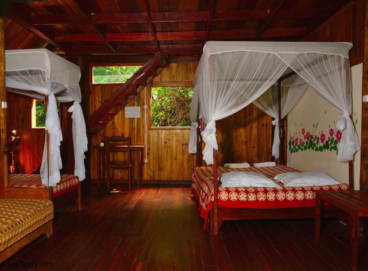 Les Acacias Bungalows Manambolo 외부 사진