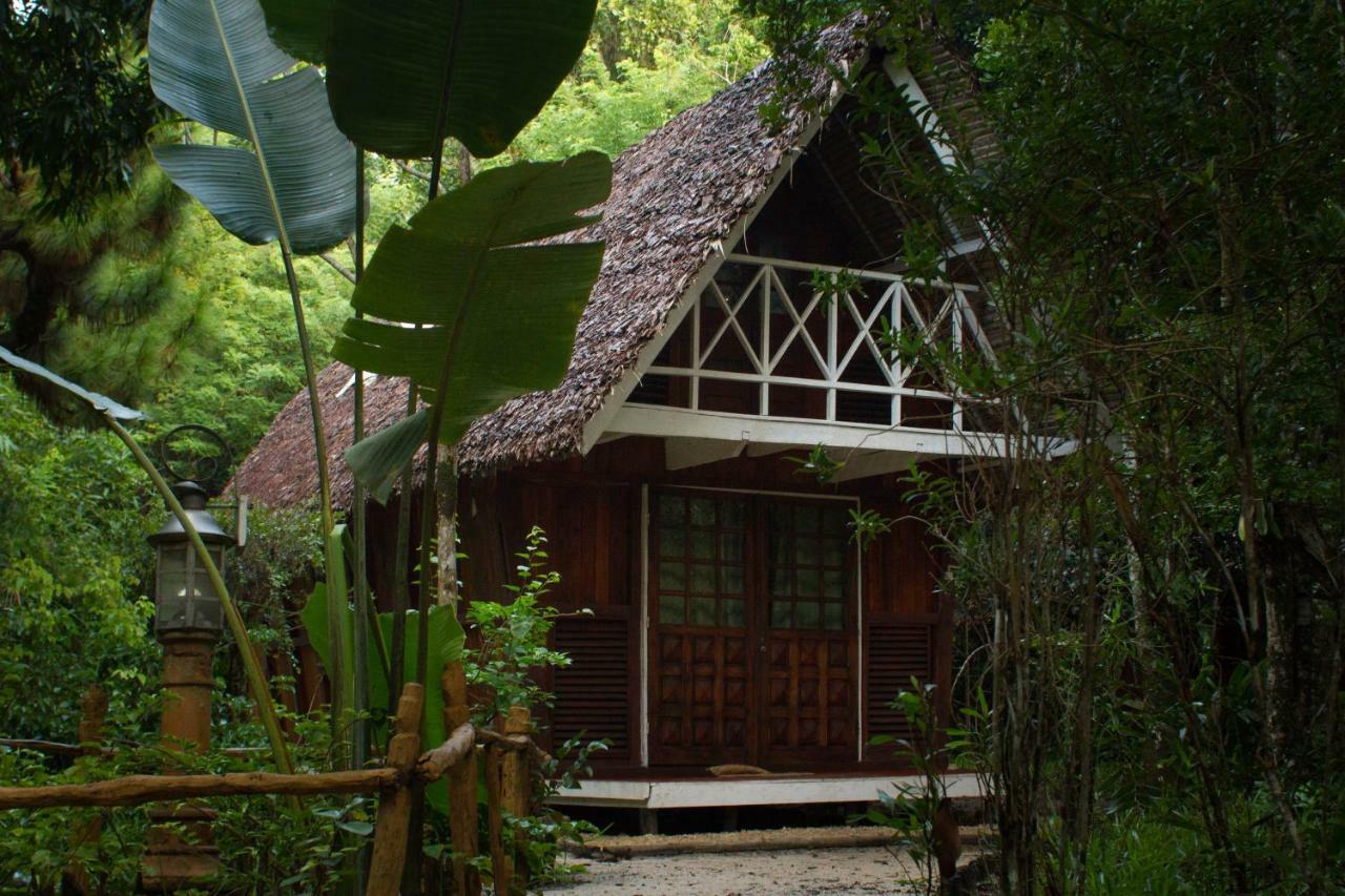 Les Acacias Bungalows Manambolo 외부 사진